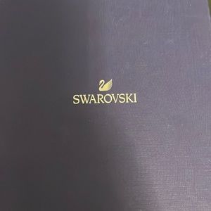 Swarovski pearl necklace from Amazon currently still for sale at $180